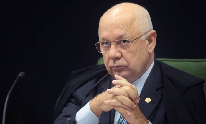 Corpo de ministro chega ao Rio Grande do Sul para velório 