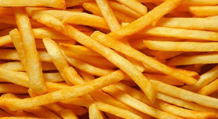 Batata frita é melhor para a saúde do que a cozida, diz estudo