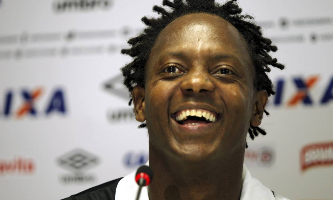 Jogador do Vasco leva surra após ser flagrado com mulher de amigo