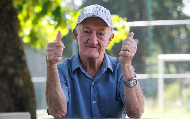 Jornal Nacional ignora morte de Russo e revolta internautas 'não merecia esse descaso'