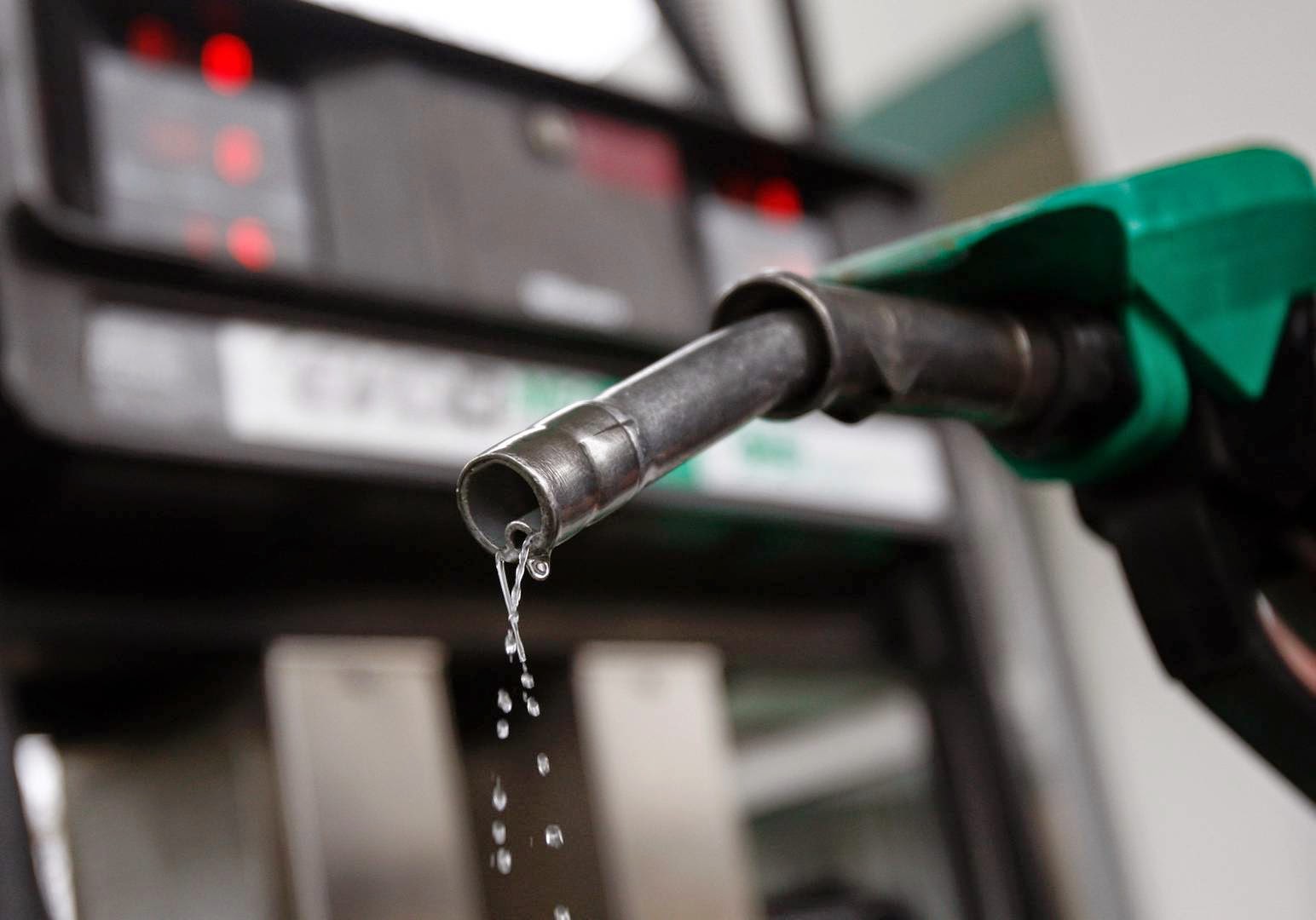 Valor da gasolina cai após 3 semanas seguidas de alta, afirma ANP