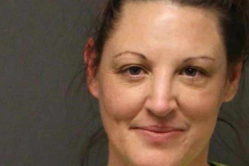 Mulher tenta matar o namorado depois que ele se recusou a fazer sexo à três