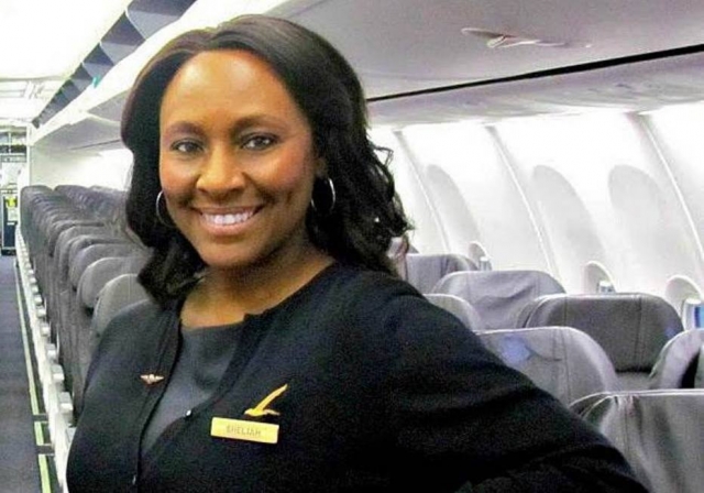 Comissária de bordo salva menina vítima de tráfico humano durante voo 