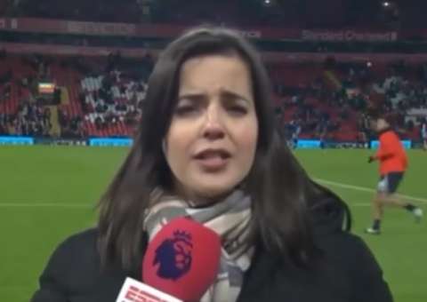 Repórter brasileira leva bolada na cabeça durante transmissão ao vivo 