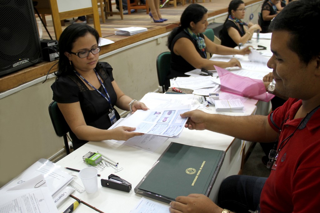 Seduc divulga cronograma para posse dos aprovados no concurso público de 2014    