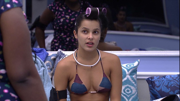 BBB17: Emilly e Roberta discutem feio por causa de Luiz Felipe e Marcos 