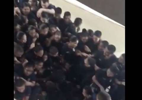 Tumulto em Colégio da Polícia Militar deixa crianças feridas