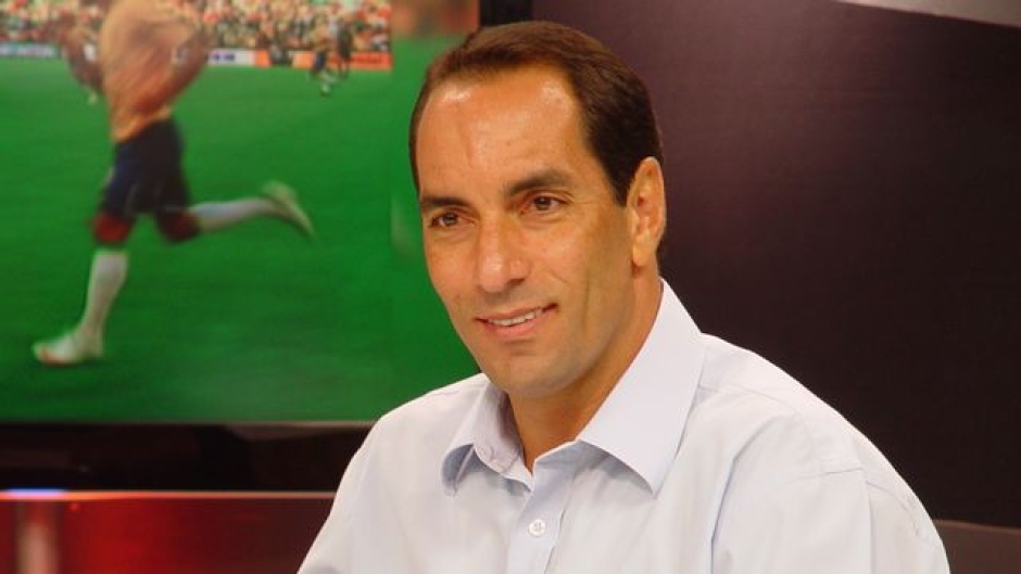 Edmundo faz insinuação polêmica sobre flamenguistas e internautas não perdoam