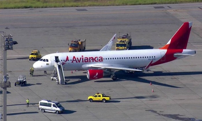 Avião faz pouso de emergência em Guarulhos logo após decolagem