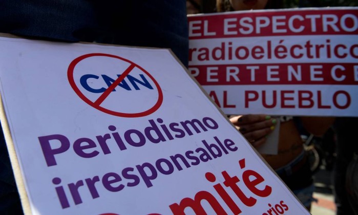 Jornais venezuelanos deixam de circular por falta de papel para impressão