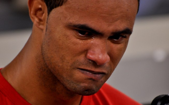 Ex-goleiro Bruno diz que foi abandonado por companheiros do Flamengo após prisão