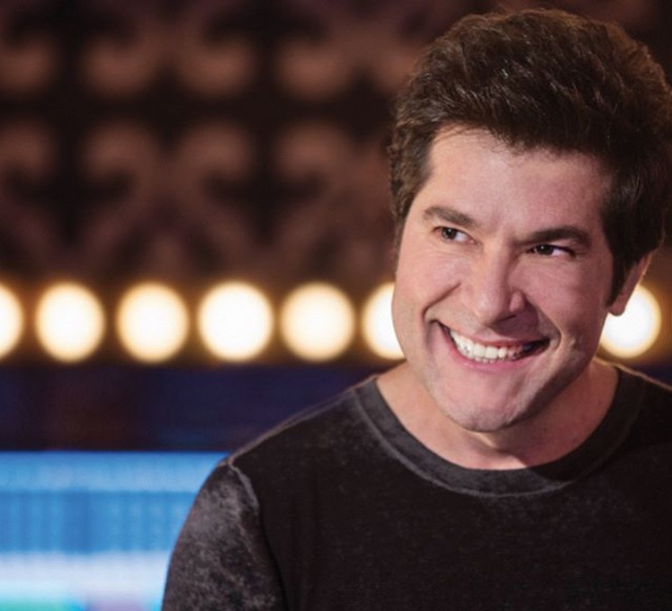 Cantor Daniel posta foto de homem sarado e agita internet