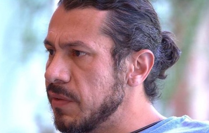  BBB 17: Rômulo se incomoda com discurso de Tiago Leifert: 'vontade de ir embora' 