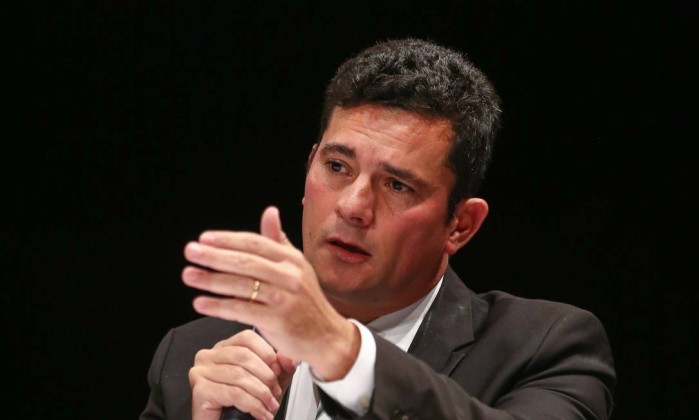 'Faça concurso para juiz', diz Moro após ser questionado por advogado de Palocci