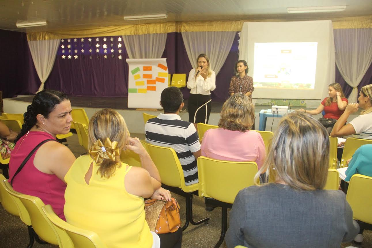 Gestores de escolas municipais participam de formação do Programa de Tutoria Educacional