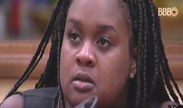 BBB17: Roberta cogita jogar balde de gelo em Emilly e causa revolta