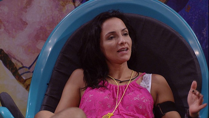 BBB17: Marinalva trai lado mexicano e revela a Rômulo que Marcos é o verdadeiro líder