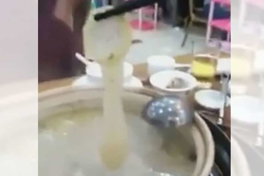 Clientes encontram preservativo dentro de sopa durante refeição em restaurante  