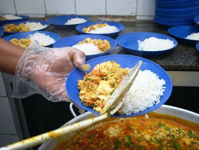 17 propostas são aprovadas para o fornecimento de merenda escolar em Manaus 
