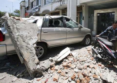 Terremoto de magnetude 5,5 provoca pânico entre turistas em Bali