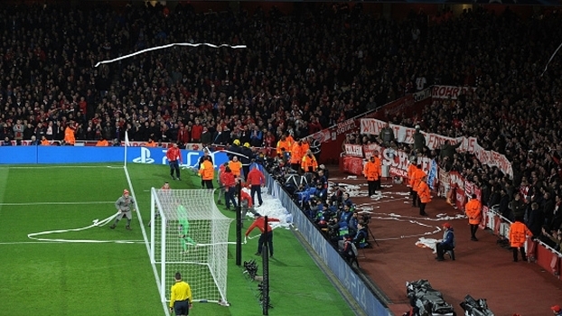 Arsenal e Bayern de Munique são multados por causa de confusão entre torcidas
