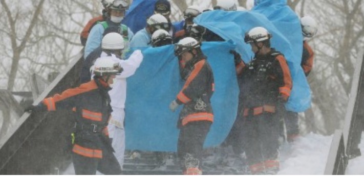 Avalanche mata pelo menos oito adolescentes no Japão