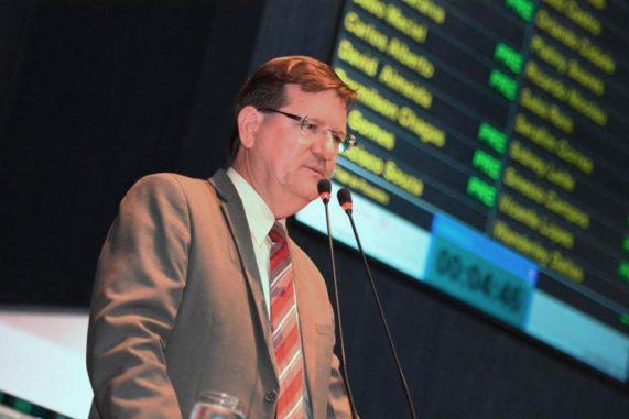 José Ricardo vota contra aumento de ICMS sobre vários produtos no Amazonas   