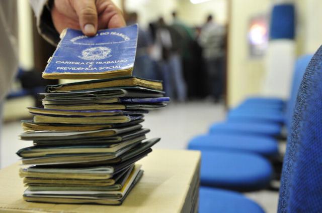 Desemprego atinge 13,5 milhões de pessoas e tem a maior taxa desde 2012