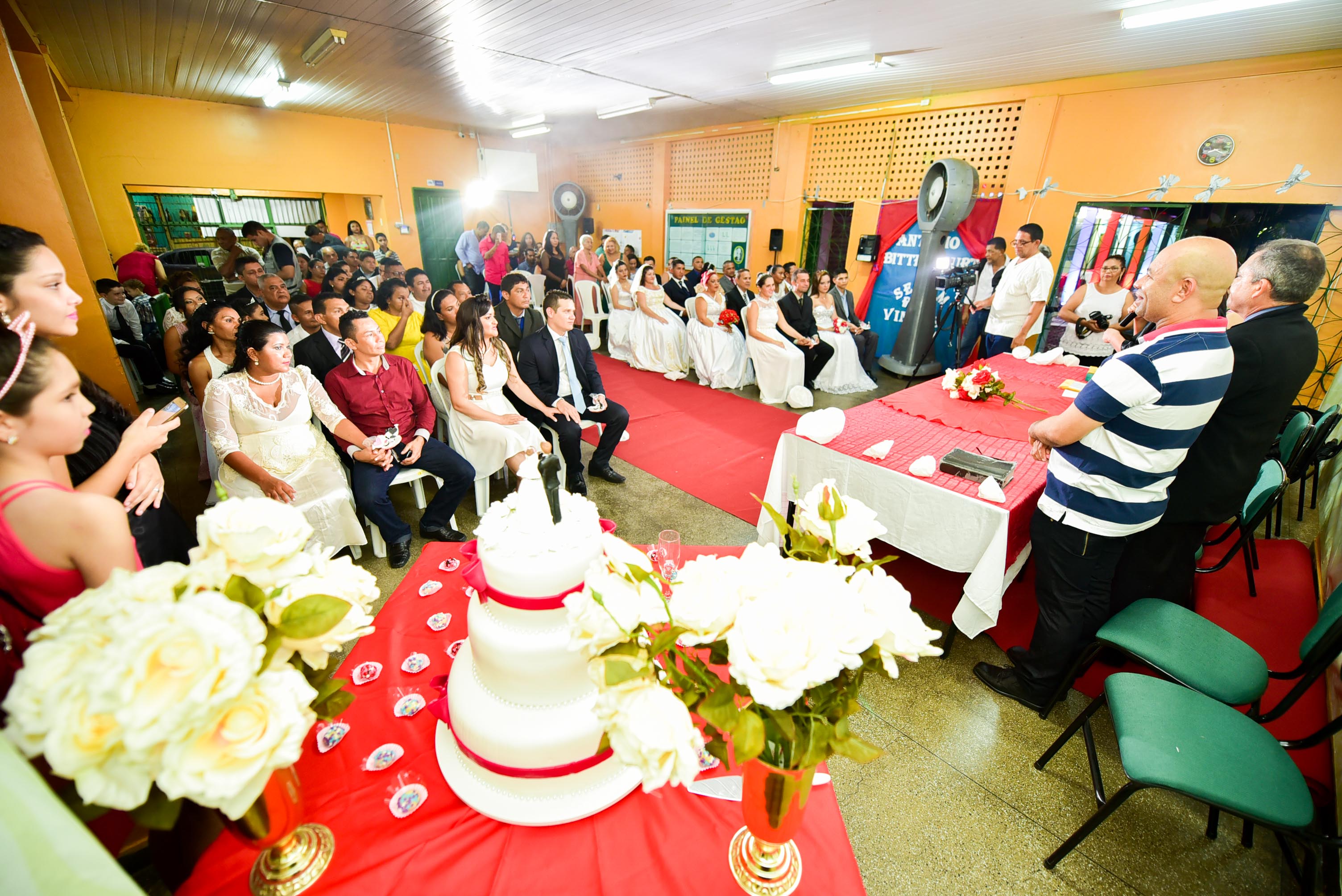 Casamento coletivo reúne mais de 200 pessoas em Manaus