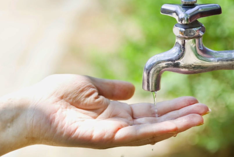 Bairro de Manaus terá fatura de água suspensa ou reduzida 