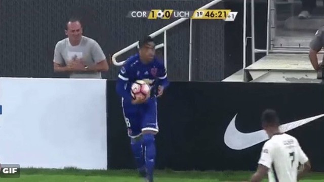 Corinthians demite gandula que simulou agressão na partida contra o Universidad