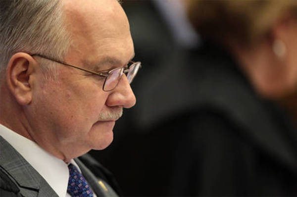 Fachin encaminha ao STJ citações envolvendo 9 governadores