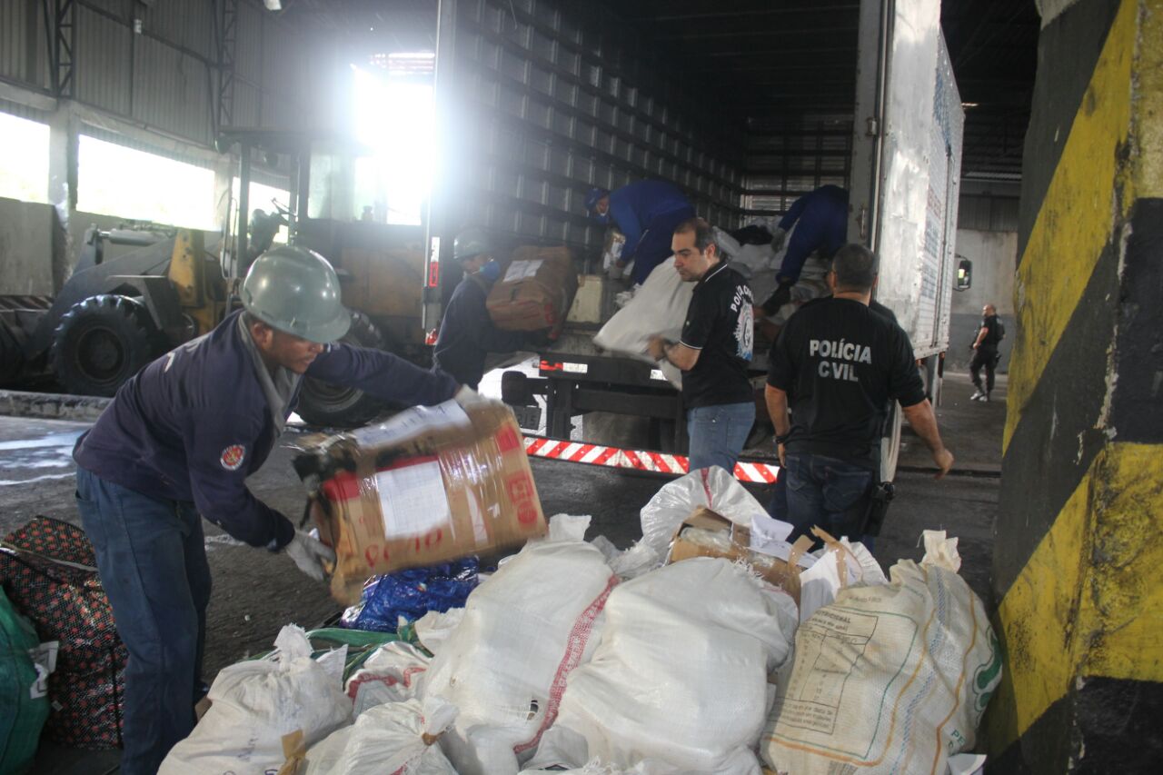 Polícia Civil incinera três toneladas de drogas em Manaus 