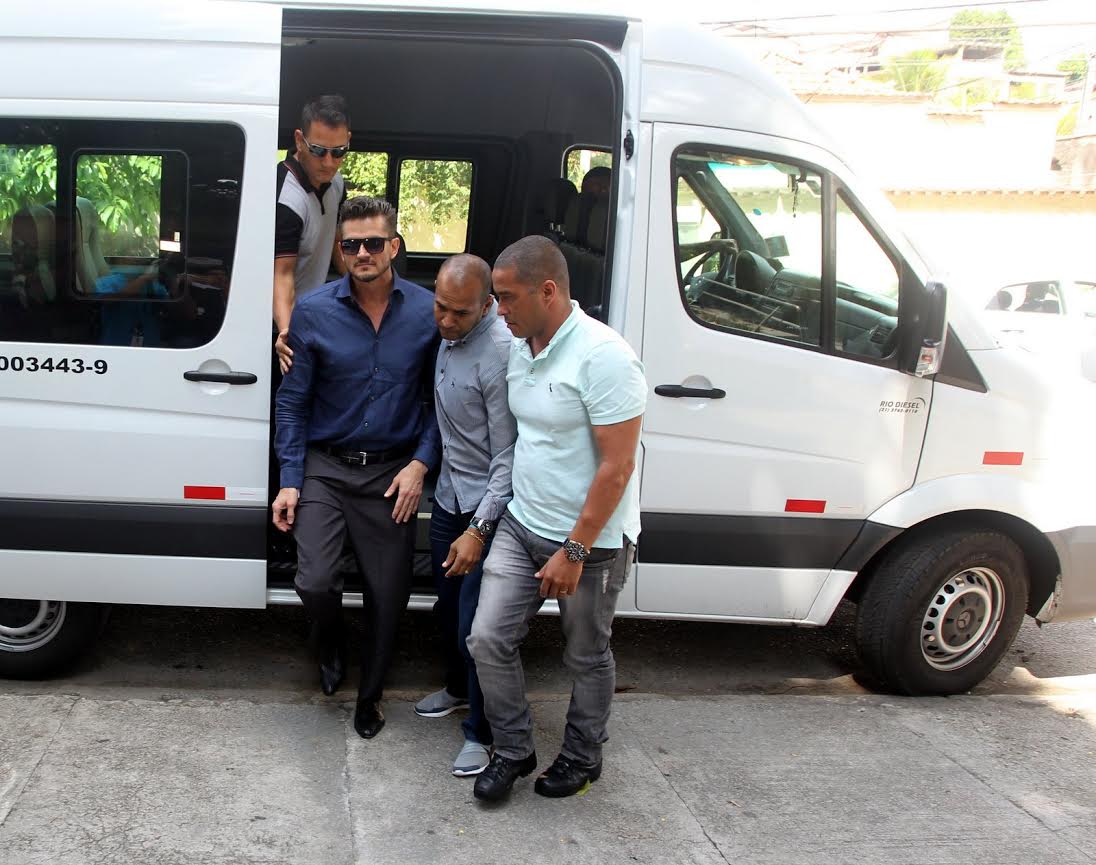 Marcos Harter chega a delegacia para depor sobre suposta agressão a Emilly no BBB