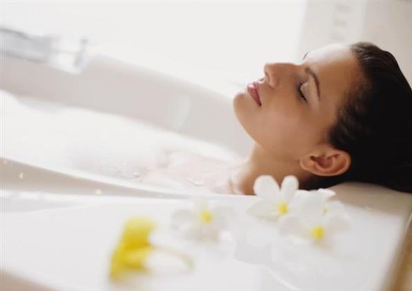 Banho de assento com chá de orégano trata fungos e coceira nas partes íntimas