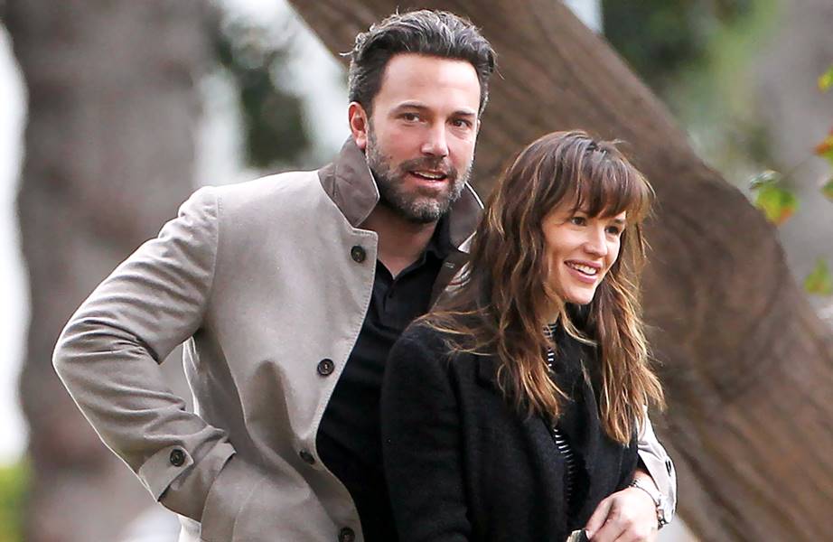  Depois de 2 anos de idas e vindas, Ben Affleck e Jennifer Garner se separam oficialmente