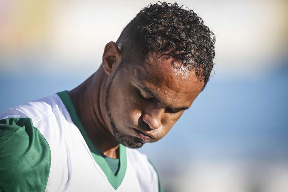 Com cânticos e xingamentos, torcida hostiliza Bruno durante jogo do Boa Esporte