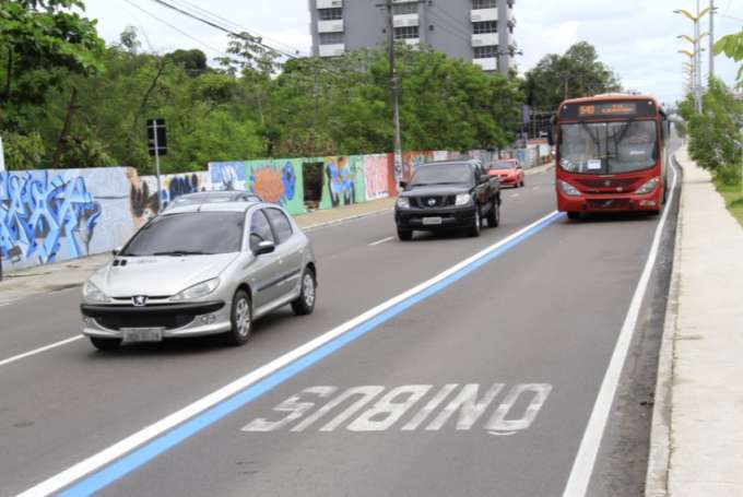 Em Manaus, mais duas linhas de ônibus passam a utilizar o corredor exclusivo 