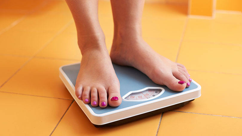 Conheça 13 comportamentos engordativos na hora de comer