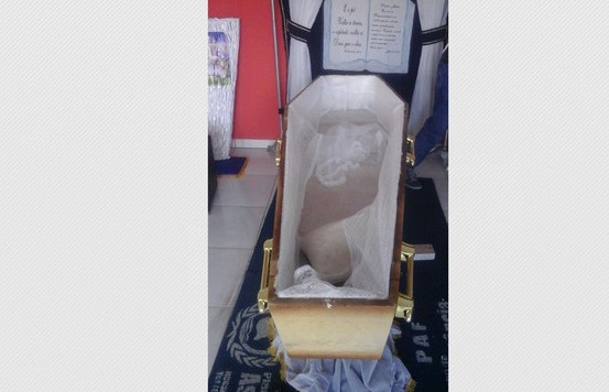 Velório é interrompido e corpo é levado pela Polícia