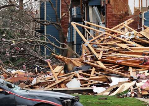 Tornados deixam 5 mortos e 50 feridos no Texas, confira