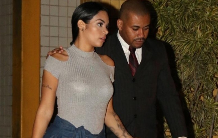 Ex-BBB Mayara Motti vai à delegacia no Rio de Janeiro e presta queixa 