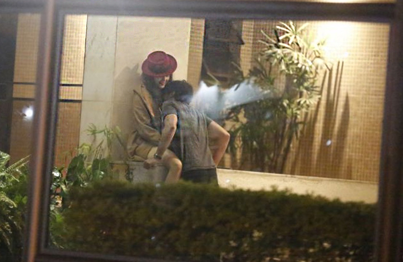 Par romântico de supersérie das 23h da Globo é clicado em clima de pegação na 'vida real'