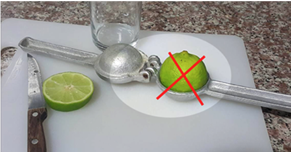 Aprenda a forma correta de usar o espremedor de limão