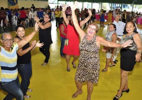 Baile Rosas de Maio vai agitar o Parque Municipal do Idoso nesta sexta