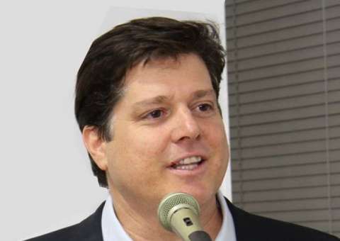 Líder do PMDB ganha apelido de “Baleia Azul” entre colegas de bancada