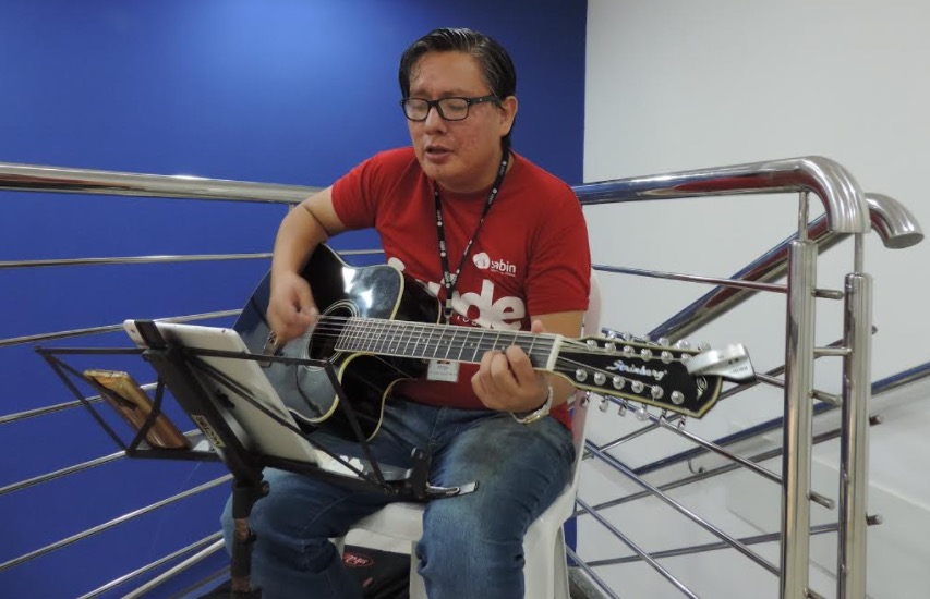 Arteterapia: Música ao vivo ajuda a relaxar pacientes