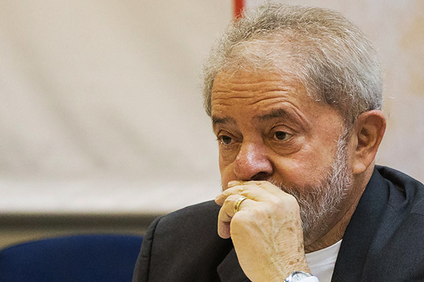 Lula é indiciado por corrupção passiva e defesa nega