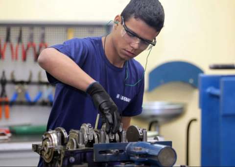 Senai oferece mais de 300 vagas de jovens aprendiz em Manaus  