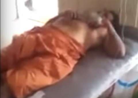 Jovem corta pênis de guru religioso após ser estuprada por 5 anos  